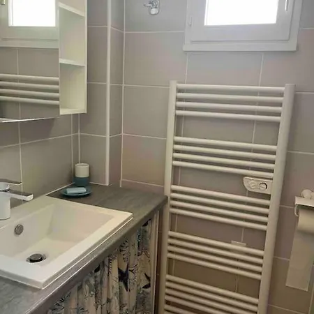 Apartment Le Cocon Bleu: Comfortable Near Golf, Beaches, And Leisure Island
