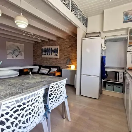 Le Cocon Bleu Superbe T2 Tout Confort Proche Golf Plages Aqualand Et Ile Des Loisirs 1 Place Parking Privative Апартаменти Агд