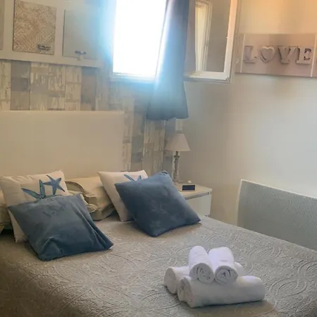 Апартаменти Le Cocon Bleu Superbe T2 Tout Confort Proche Golf Plages Aqualand Et Ile Des Loisirs 1 Place Parking Privative Агд